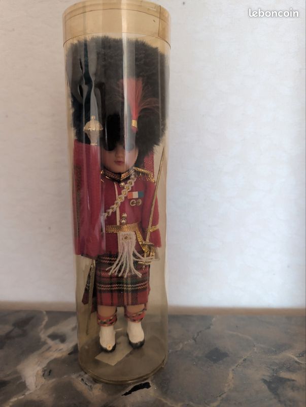 Poupée de collection londre (image 1)
