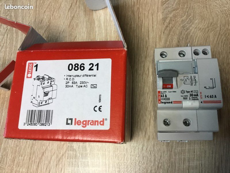 Interrupteur différentiel 63A LEGRAND (image 1)