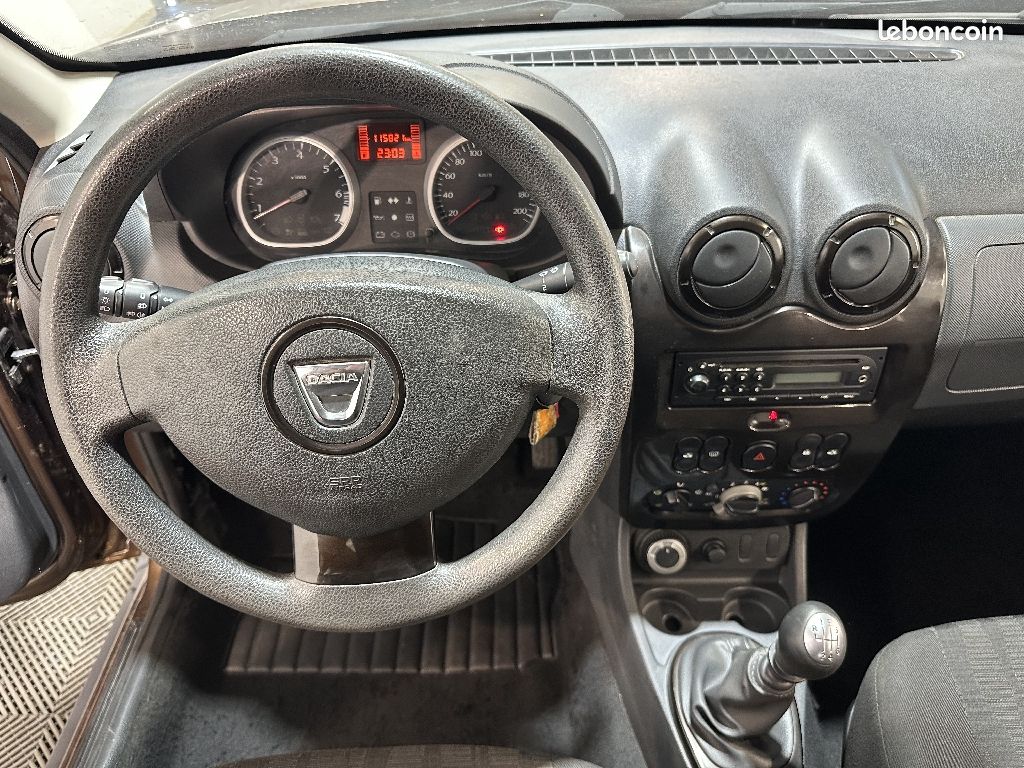 Dacia Duster 1.6 16v 105 4x4 Lauréate (image 7)