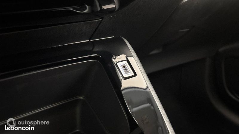 Peugeot 208 1.2 Hybrid 110ch Style e-DCS6 (image 30)
