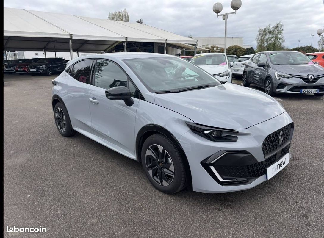 RENAULT Clio E-Tech full hybrid 160 ch Techno (image 1)