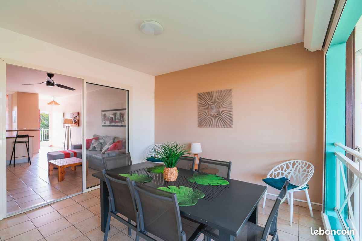 Appartement Courbaril Charmant et spacieux T3 en bord de mer accès direct plage (image 13)