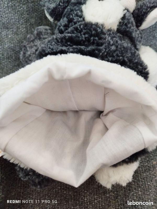 Costume de vache noire et blanche entièrement personnalisable. Mascotte