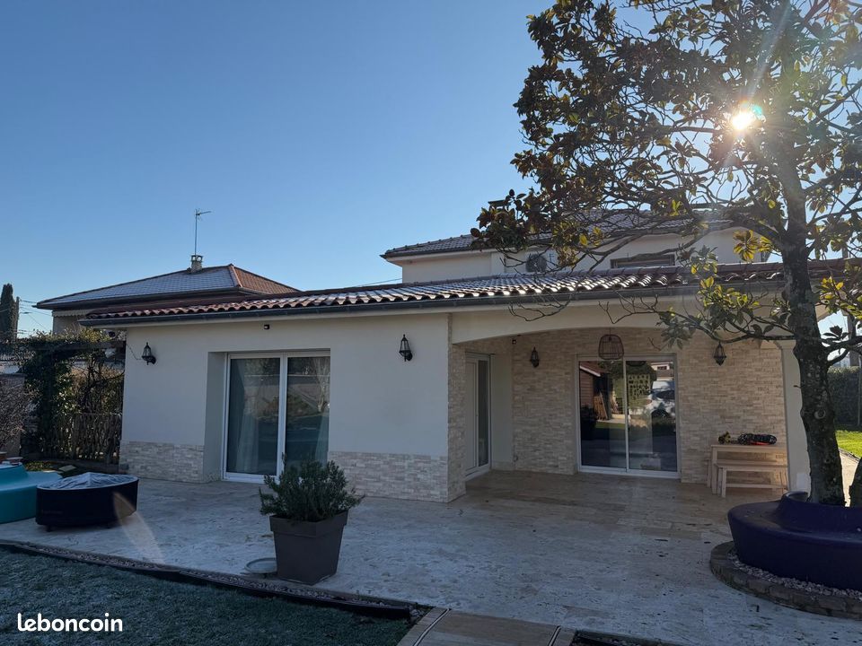 Maison 5 pièces 177 m² · à Meyzieu · 177 m² · 2 500 €