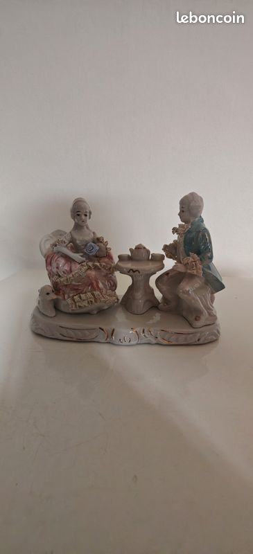 Figurine vintage en porcelaine (image 1)