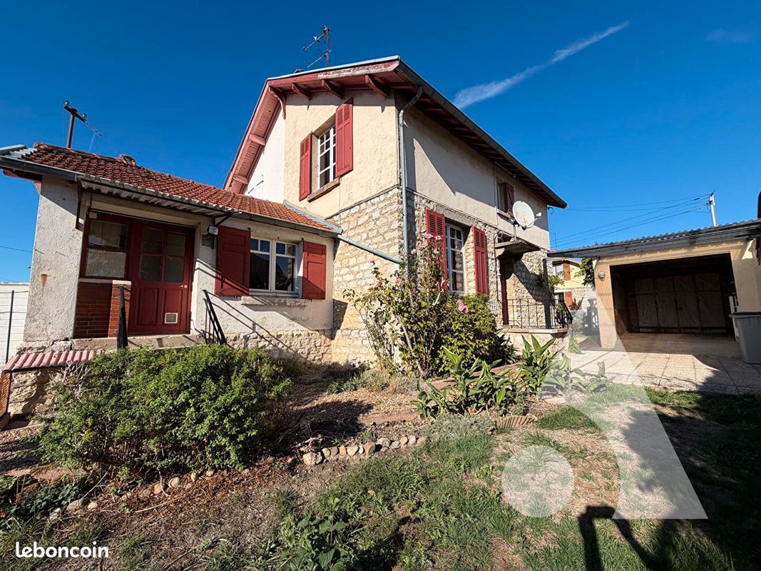 Maison 4 pièces 75 m² · à Damparis · 75 m² · 90 000 €