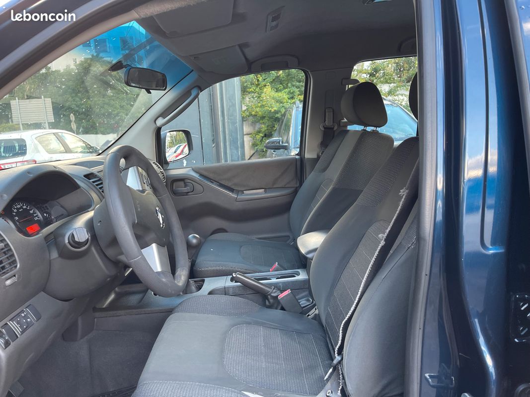 Nissan navara double cabine 2.5 dci 144 cv 4x4 "120 360 km" (image 4)