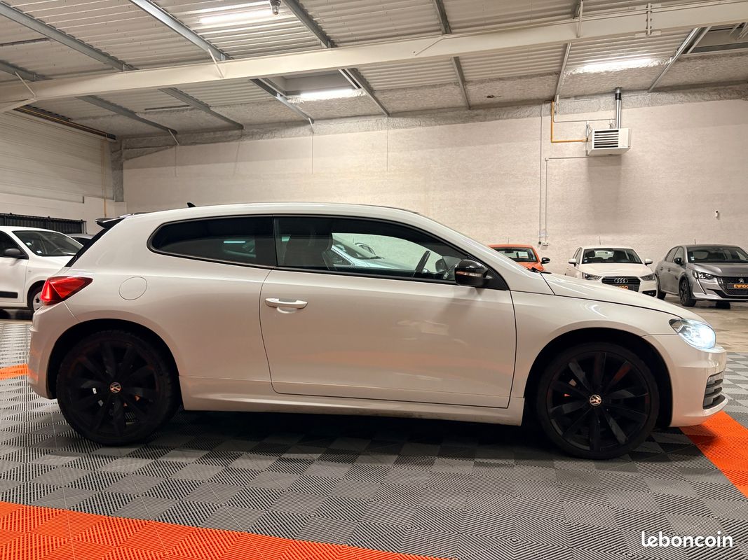 VOLKSWAGEN SCIROCCO 2.0 TDI 150 R LINE BLACK SESSIOn (image 6)