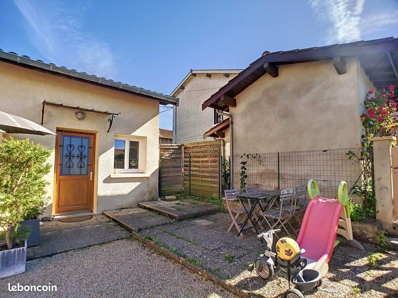 Appartement 3 pièces 65 m² · à Villars-les-Dombes · 65 m² · 800 €