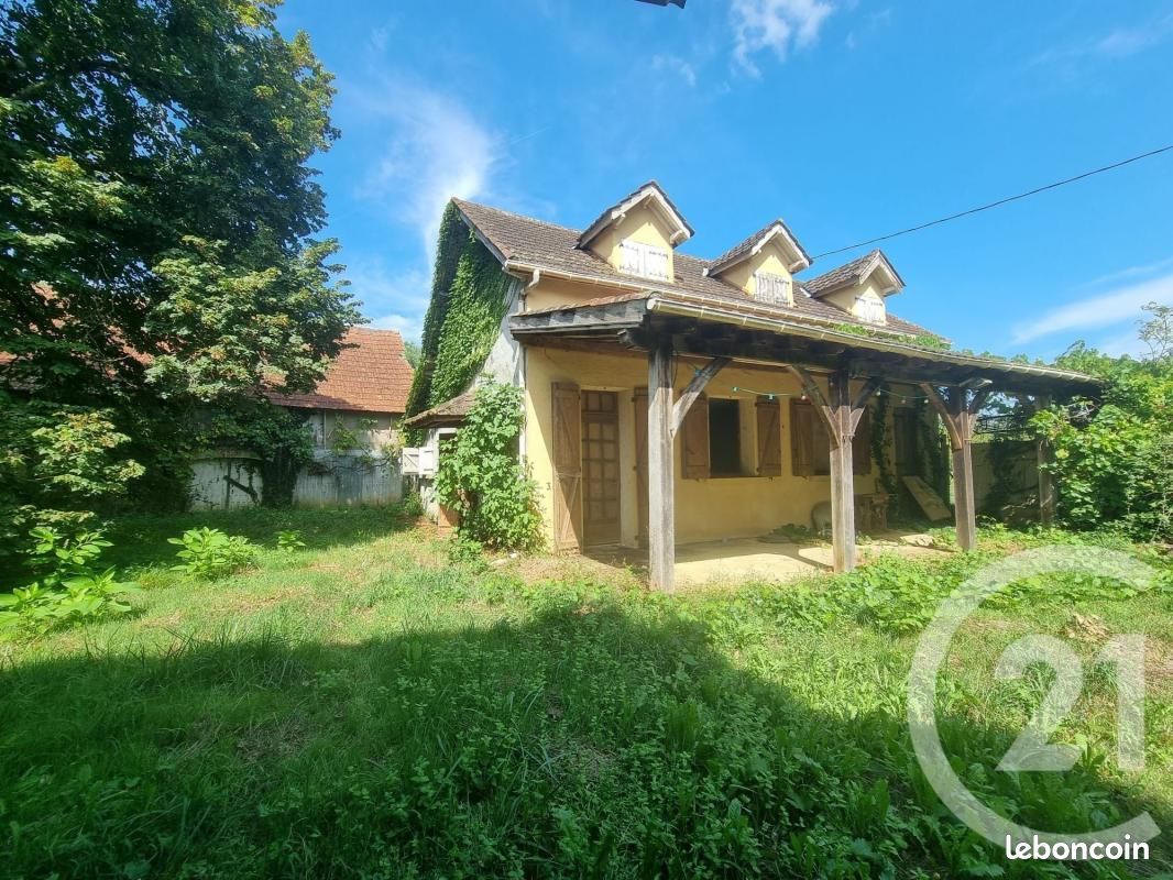 Maison 5 pièces 100 m² · à Gourdon · 100 m² · 70 000 €