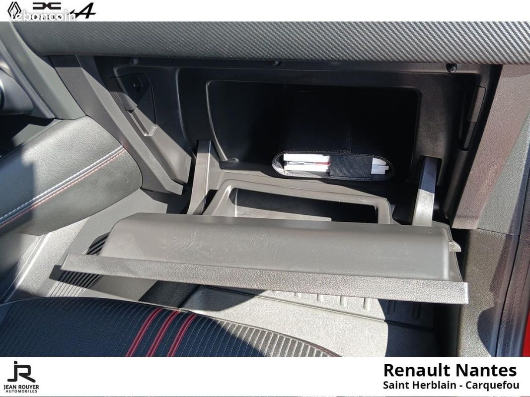 Renault Captur E-Tech hybride rechargeable 160ch RS Line (image 33)