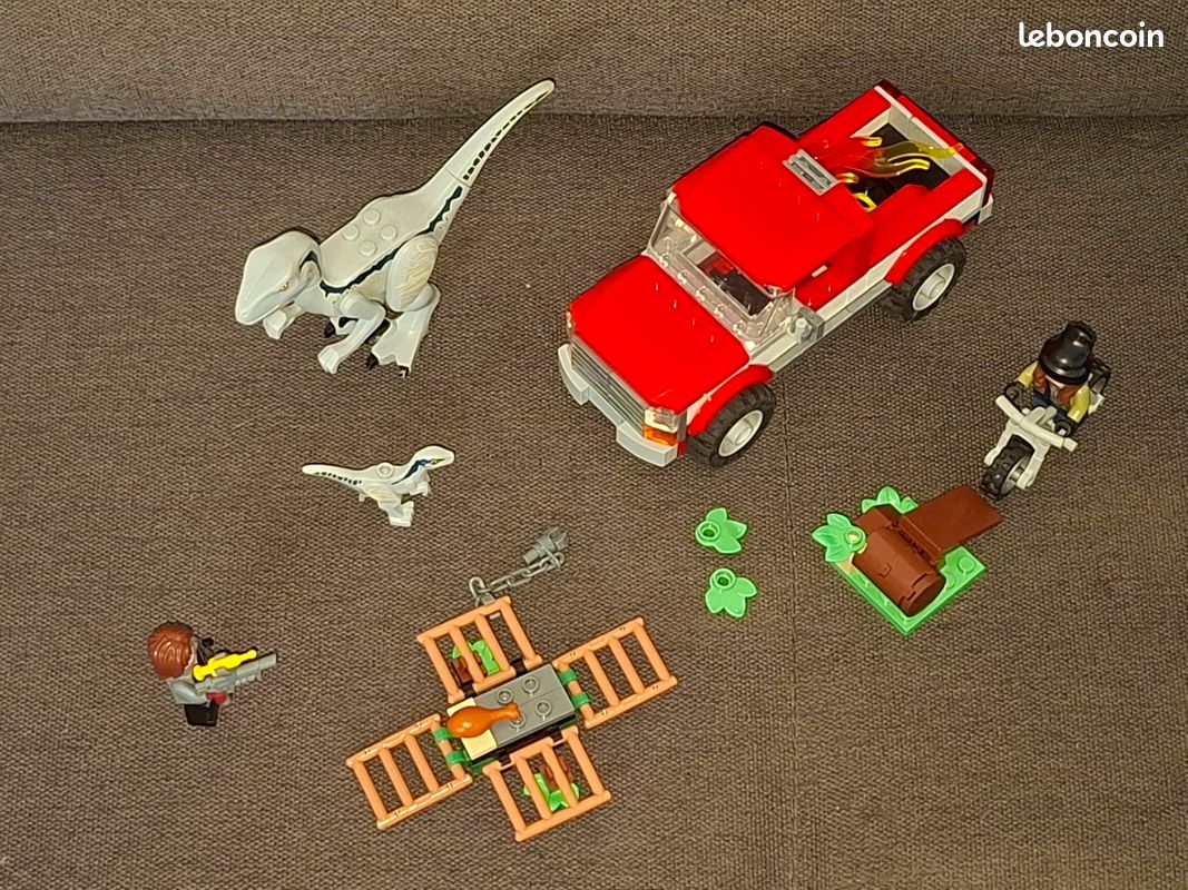 Lego 76946 Jurassic World (image 2)