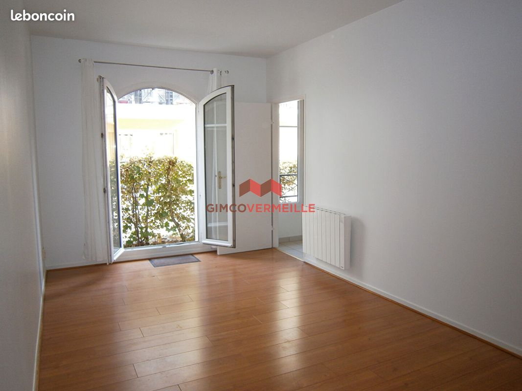 Appartement 1 pièce 25 m² · à Voisins-le-Bretonneux · 25 m² · 635 €/mois