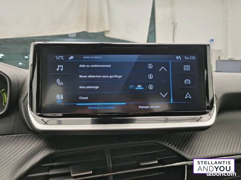 Peugeot 2008 Hybrid 145 e-DCS6 Style (image 11)