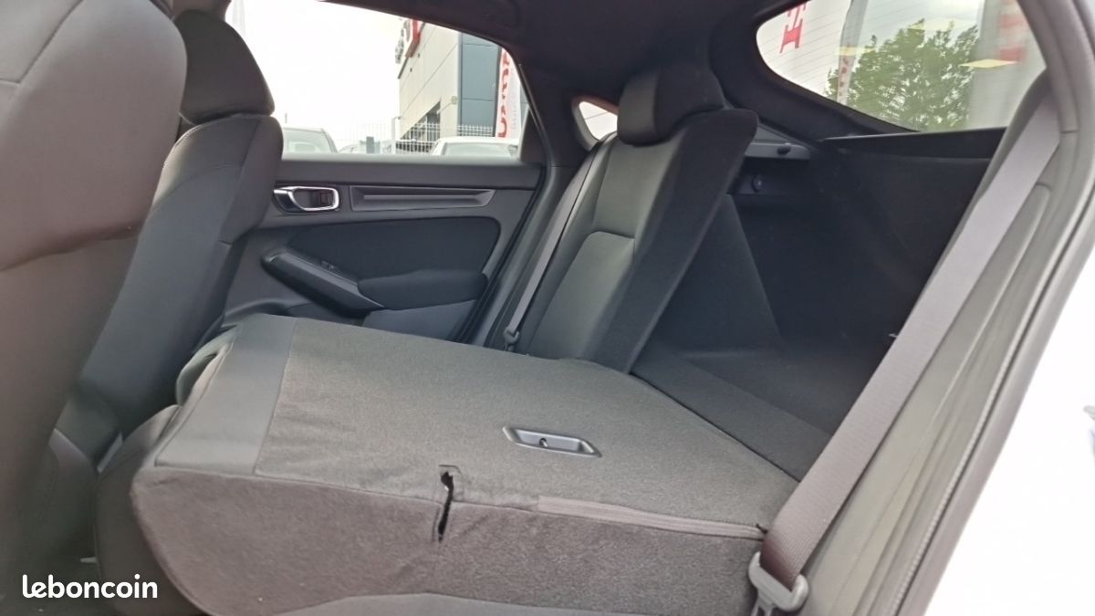 Honda Civic XI 2.0 i-MMD Executive (image 16)