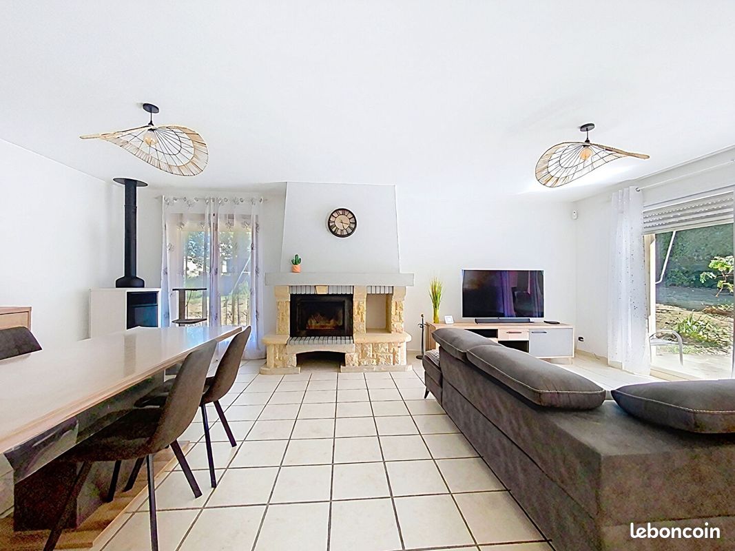 Maison 6 pièces 140 m² · à Montmerle-sur-Saône · 140 m² · 430 000 €