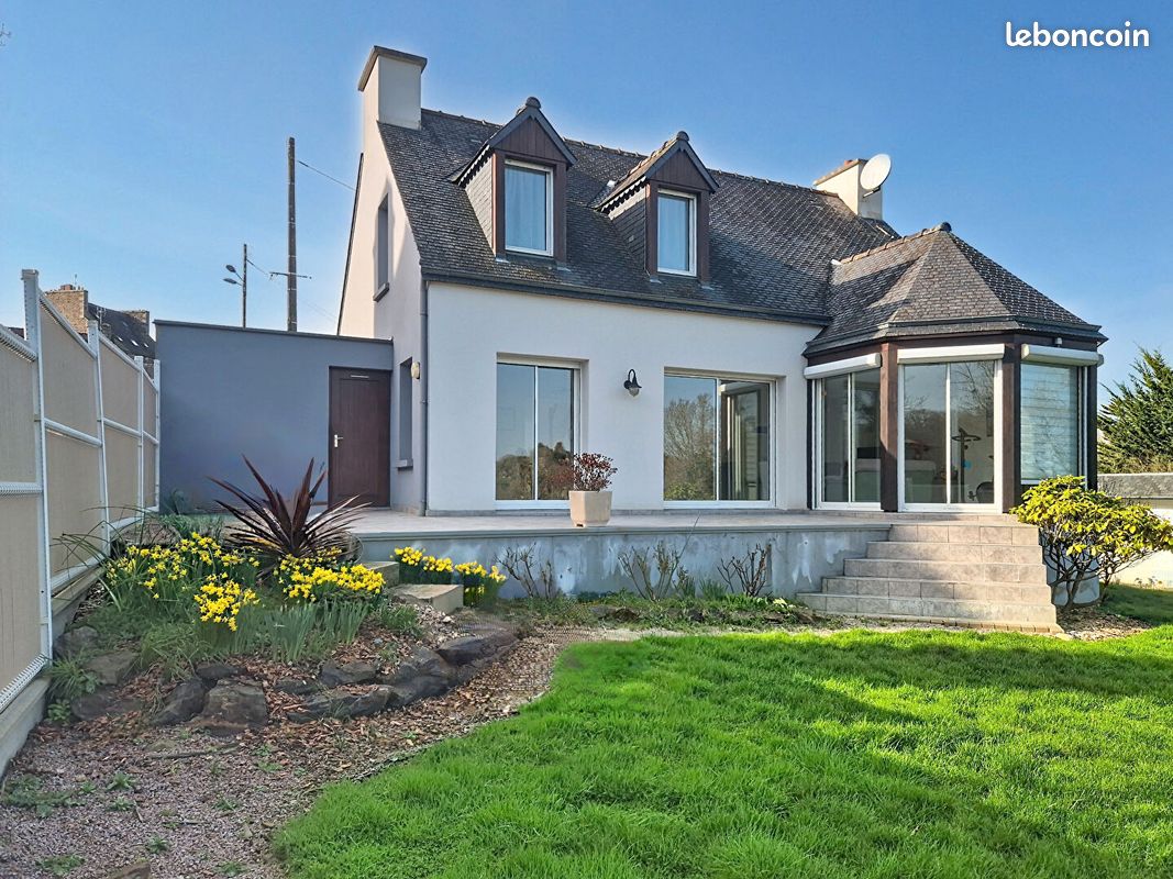 Maison 5 pièces 117 m² · à Callac · 117 m² · 186 000 €