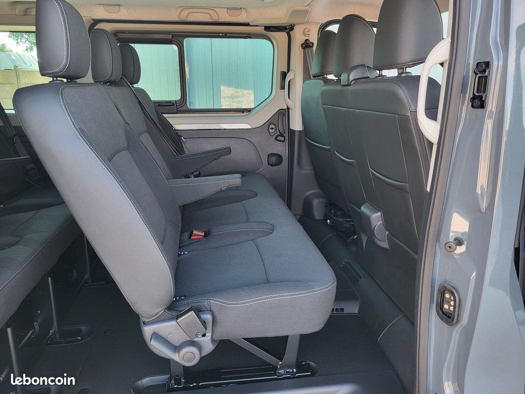 RENAULT TRAFIC COMBI L2 GRAND TECHNO 2.0 Blue DCI 150 BVM6 EASY ACESS 09 PLACES NEUF avec AMÉNAGEMENT TRANSPORT FAUTEUIL ROULANT + CAMÉRA RECUL + GPS / SANS MALUS ÉCOLOGIQUE ( Prix Vente 35 990 HT ) (image 6)