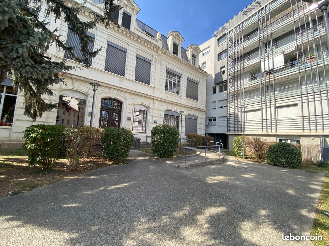 Appartement 1 pièce 26 m² · à Grenoble · 26 m² · 477 €