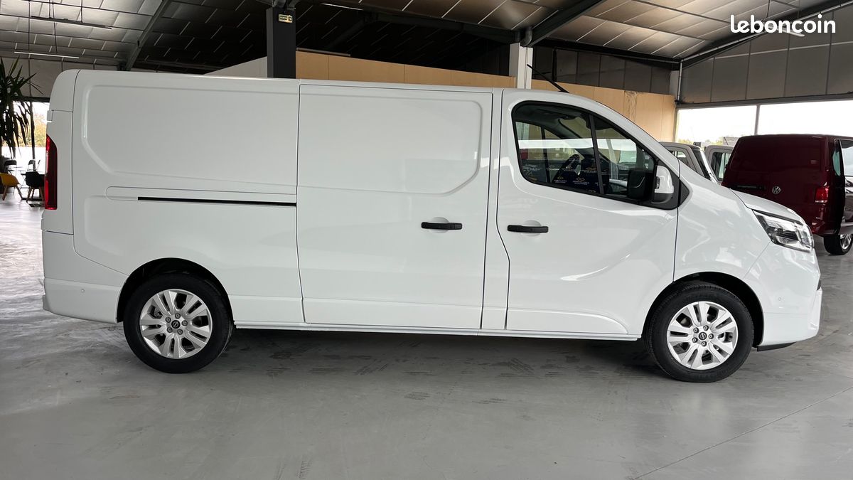 30 990 HT / NISSAN PRIMASTAR fourgon l2h1 2.0 dci 170 cv BVA9 TEKNA BLANC neuf / tva recuperable / IDENTIQUE RENAULT TRAFIC (image 4)