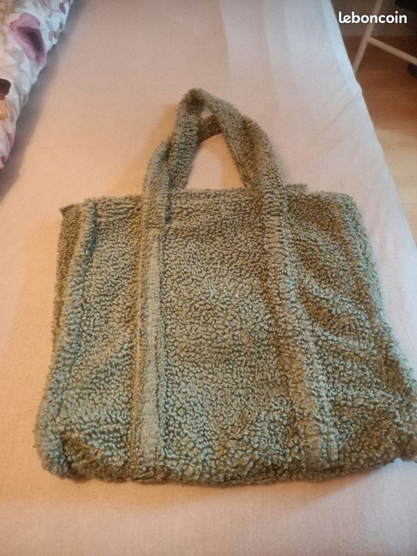 Sac fourre-tout de chez stradivarius (image 1)