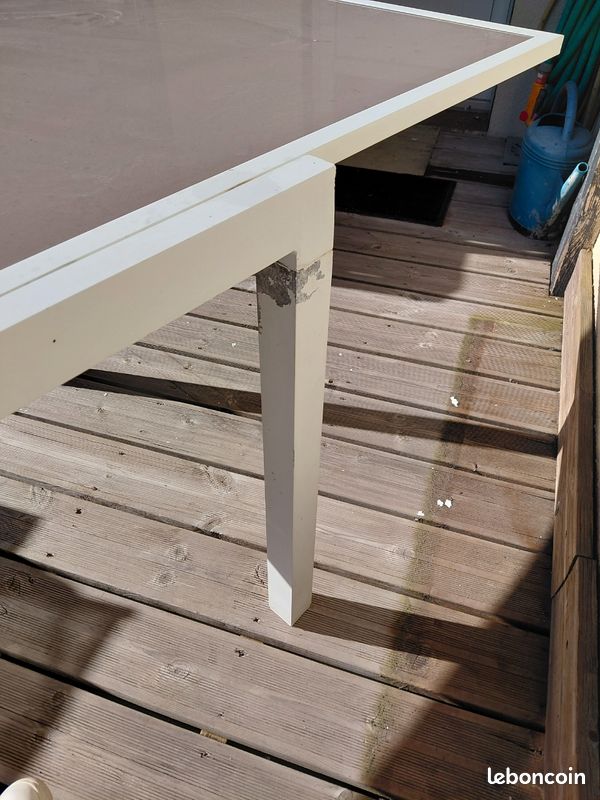 Table aluminium et verre (image 1)