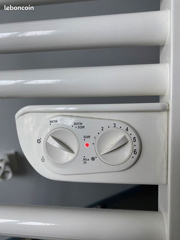 Sèche serviette électrique (image 1)