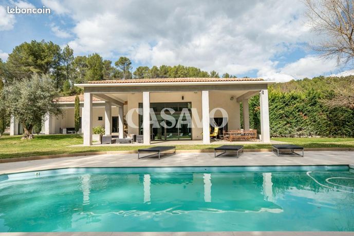 Maison 6 pièces 272 m²