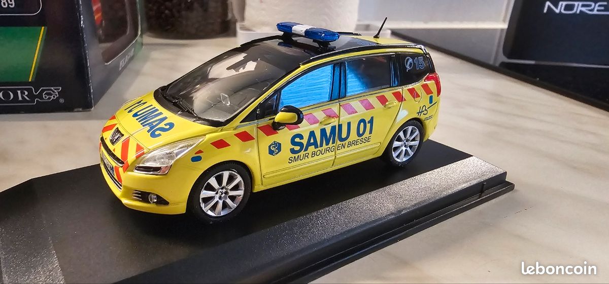 Alarme 0012 SAMU Montpellier 34 DACIA Duster édité à 250 pièces - Collection