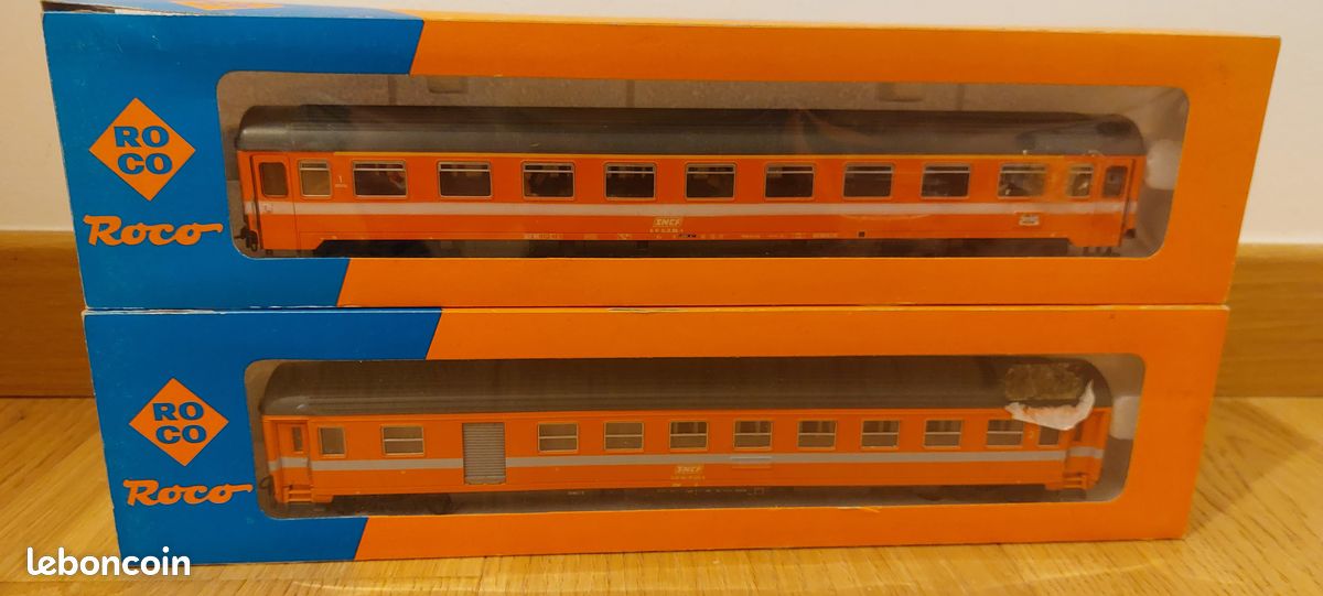 45747 Voiture voyageurs Corail 2ème classe avec fourgon à