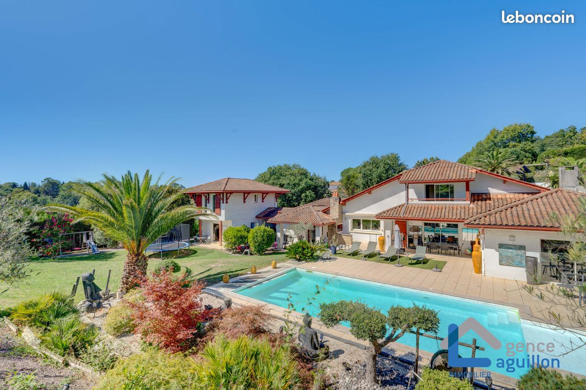 Maison 8 pièces 344 m² · à Saint-Jean-de-Luz · 344 m² · 2 380 000 €