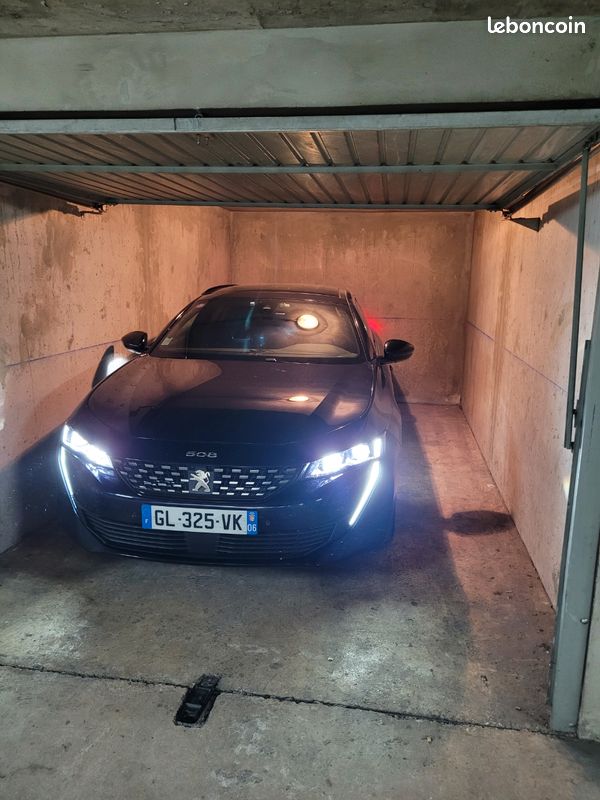 Grand garage (proche lycée Carnot) · à Le Cannet · 160 €/mois