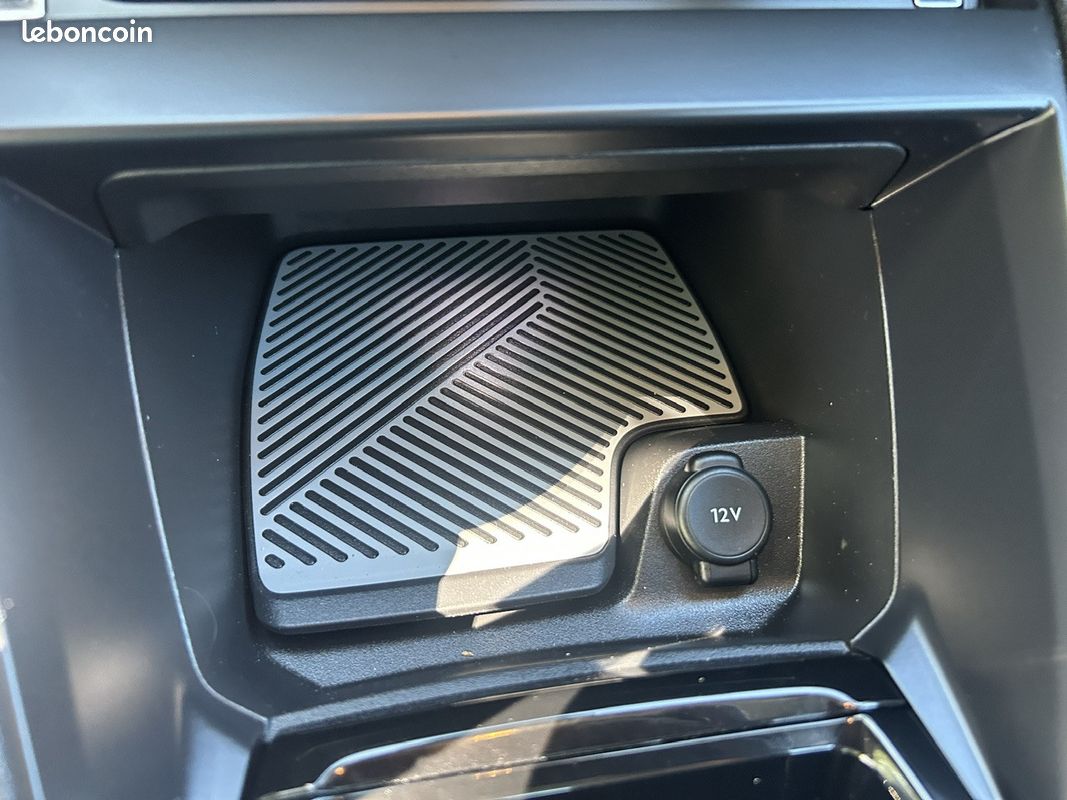 Citroën C4 Berline Max 130 CV EAT8 S&S Boîte auto {24.000 KM - CAMERA - CARPLAY} (image 20)