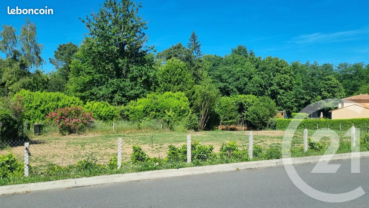 Terrain 1 723 m² Boulazac Isle Manoire · 68 400 €
