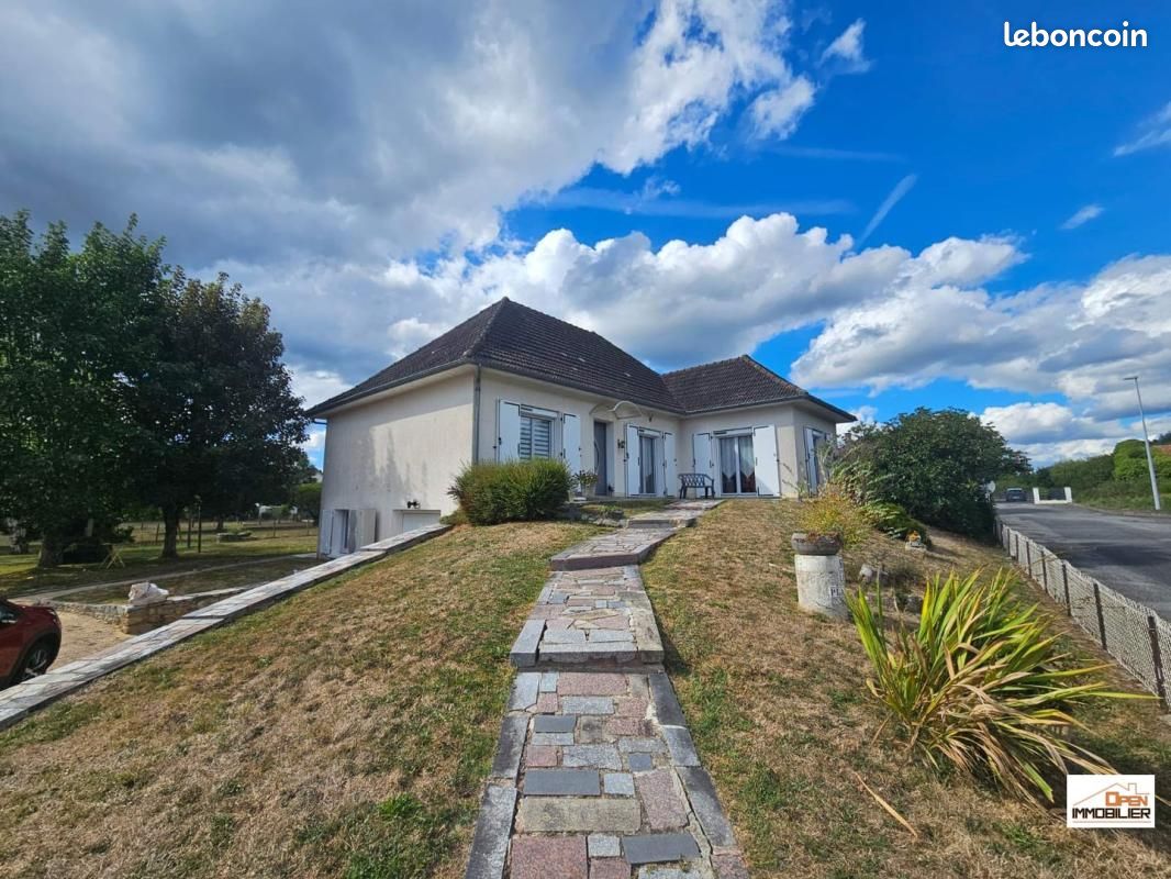 Maison 6 pièces 150 m² · à Peyrat-le-Château · 150 m² · 225 000 €