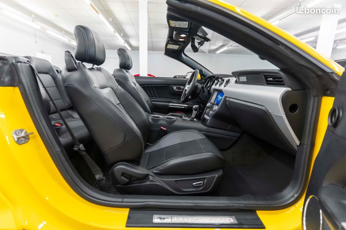 FORD Mustang GT CABRIOLET 5.0 V8 426CH BVA - GPL - CUIR - APPLE CARPLAY (image 13)