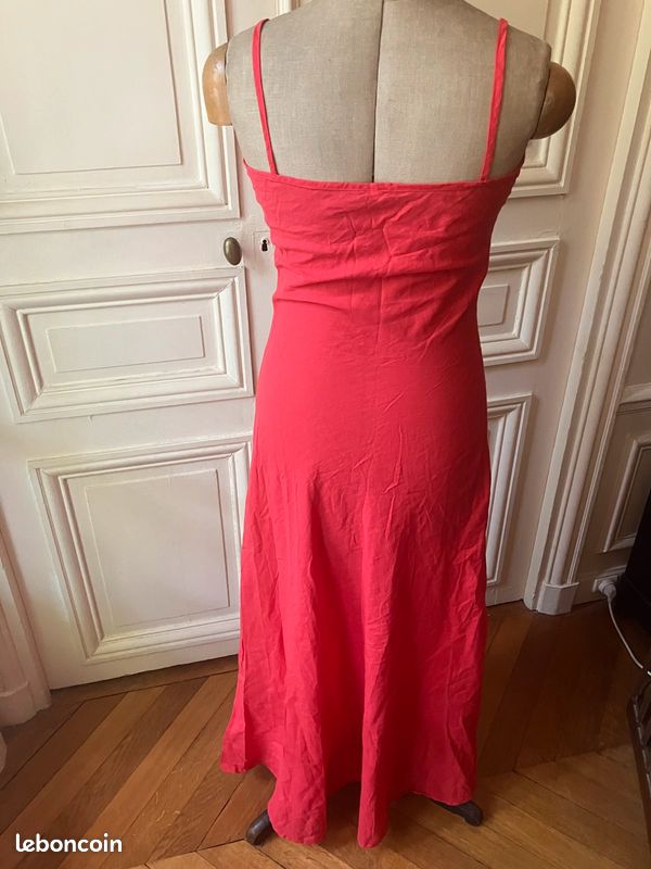 Robe longue rouge à fines bretelles taille L (image 4)