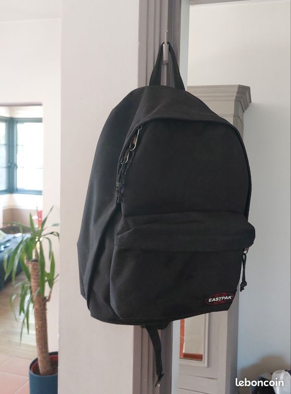 Sac à dos EASTPAK noir (image 1)