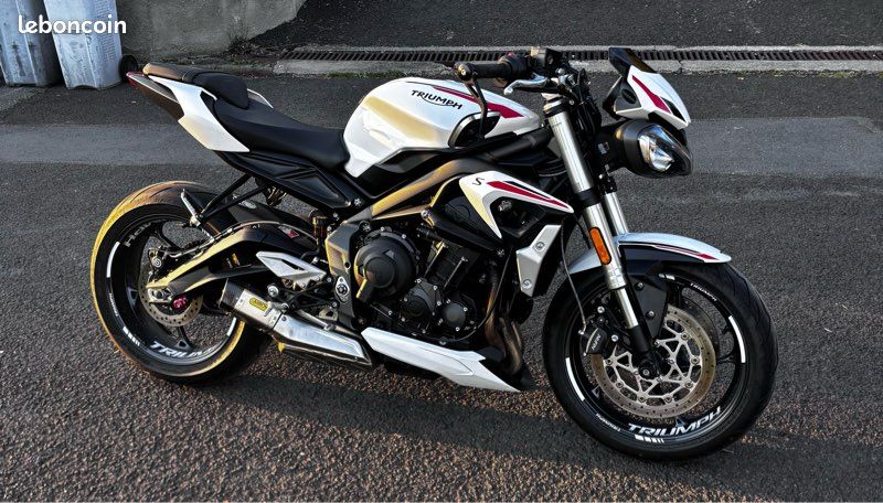 Triumph Street Triple S 2022 (image 1)