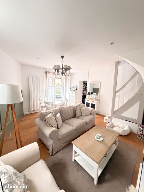 Maison 4 pièces 84 m² · à Saint-Léger-du-Bourg-Denis · 84 m² · 250 000 €