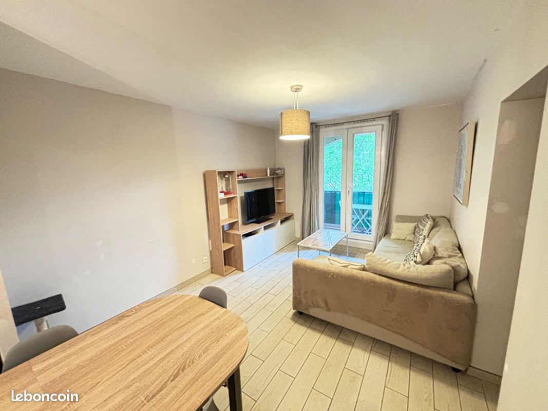 Appartement 2 pièces 42 m² · à Solliès-Pont · 42 m² · 615 €/mois