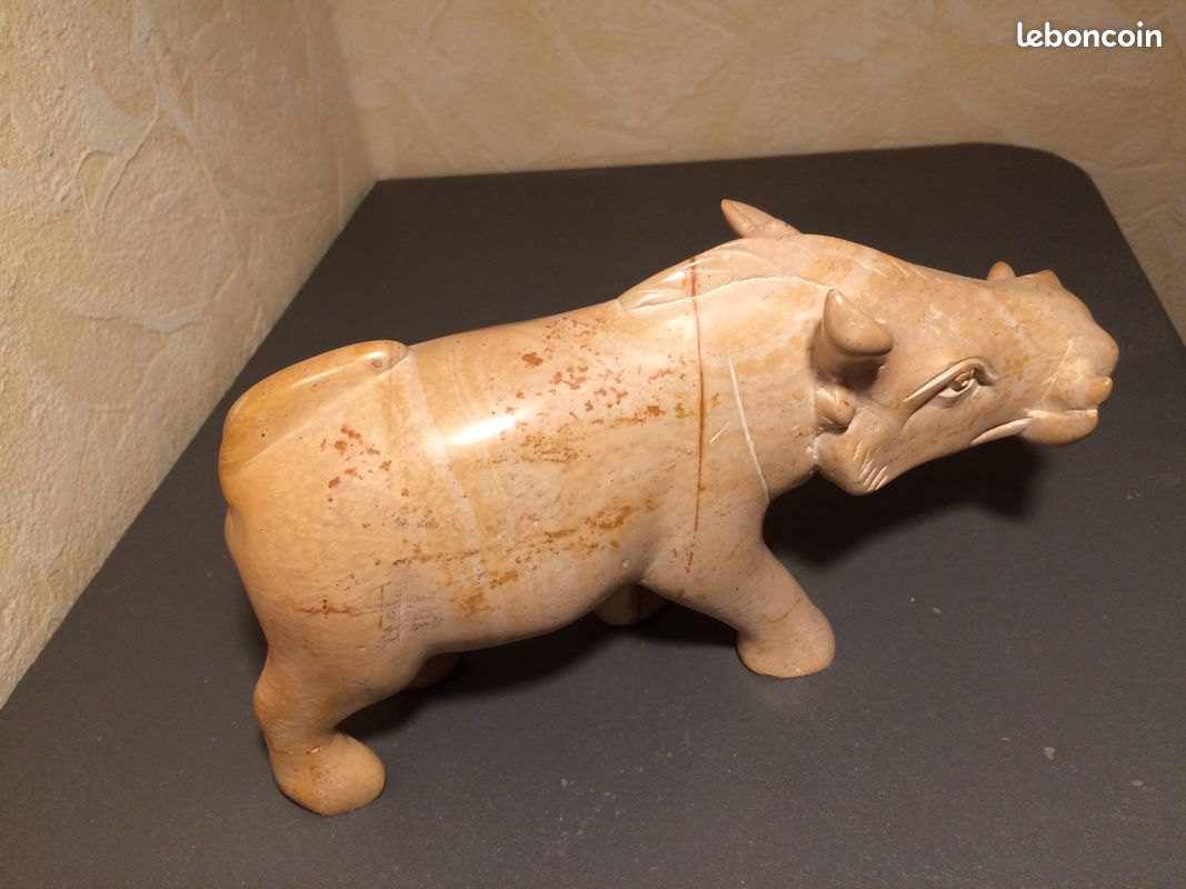 Rhinocéros ( facocher )pierre à savon(statue stéatite) (image 2)