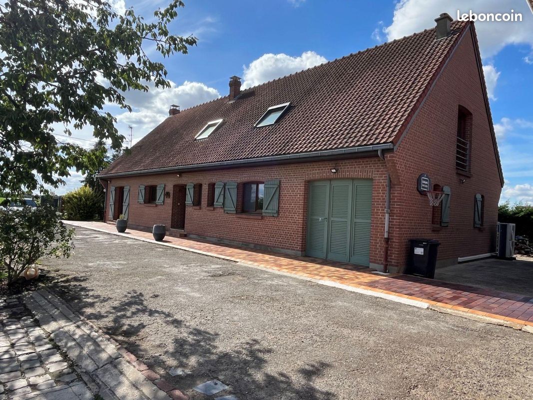 Maison 8 pièces 245 m² · à Hazebrouck · 245 m² · 417 000 €