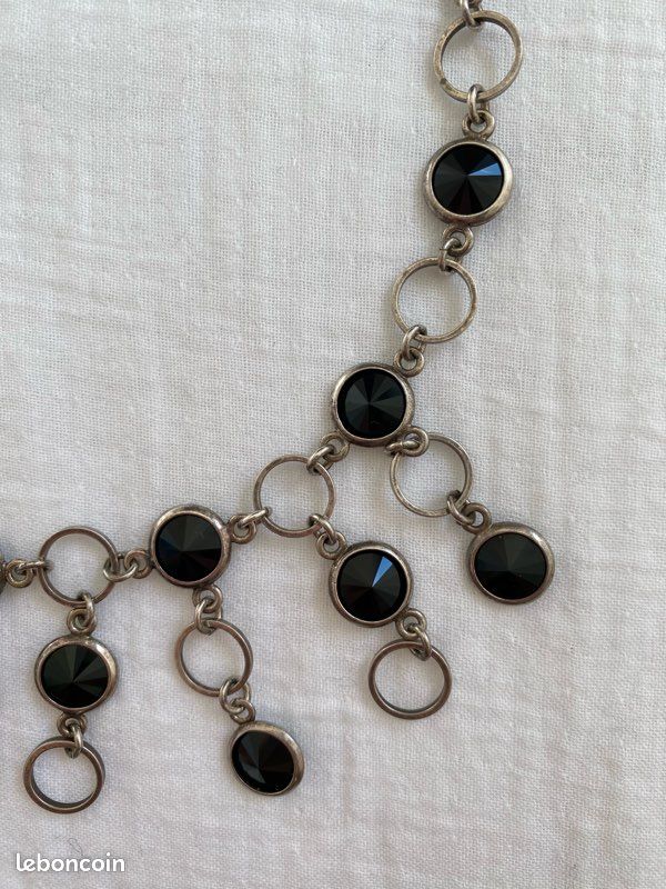 Collier Agatha argenté avec cabochons noirs Collier fantaisie Agatha (image 4)