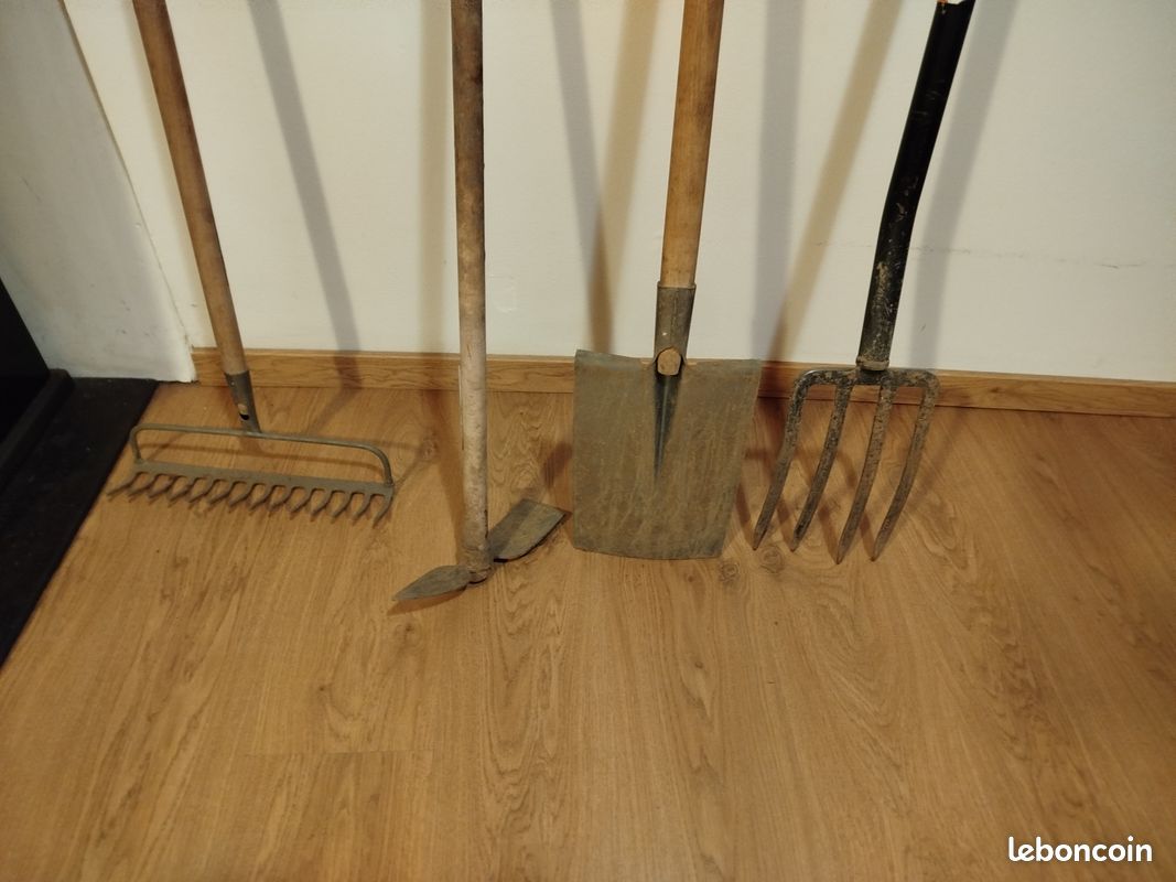 Lot pelle râteau pioche fourche de jardinage (image 3)