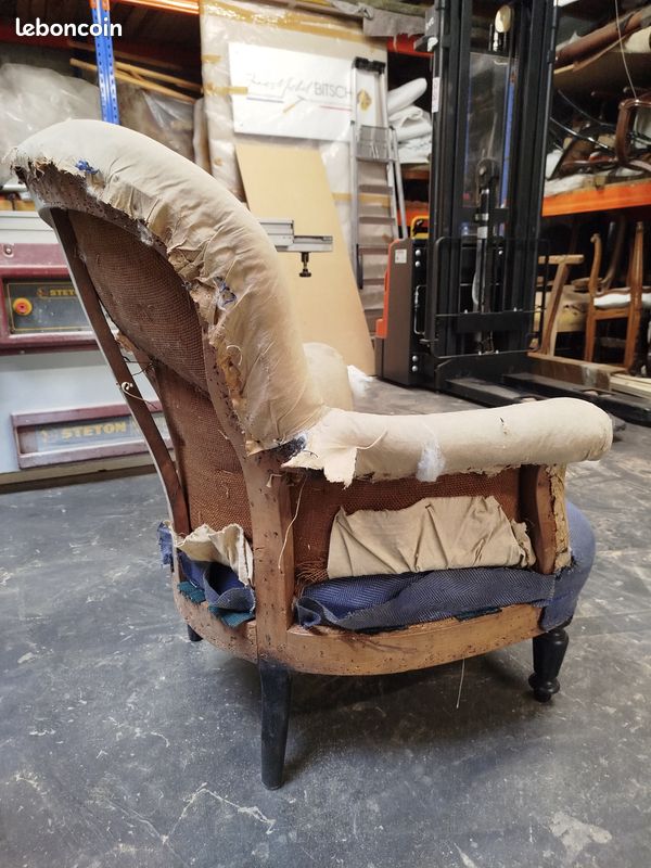 Paire de fauteuils anciens crapauds (image 3)