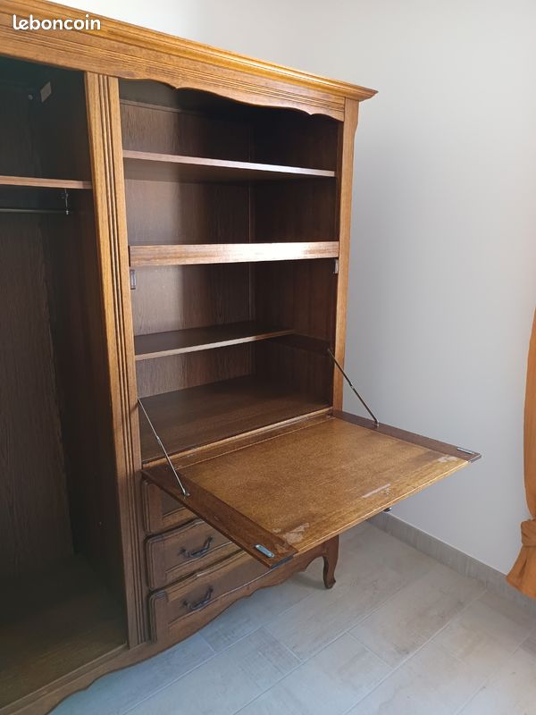 Armoire en bois avec son secrétaire intégré (image 7)