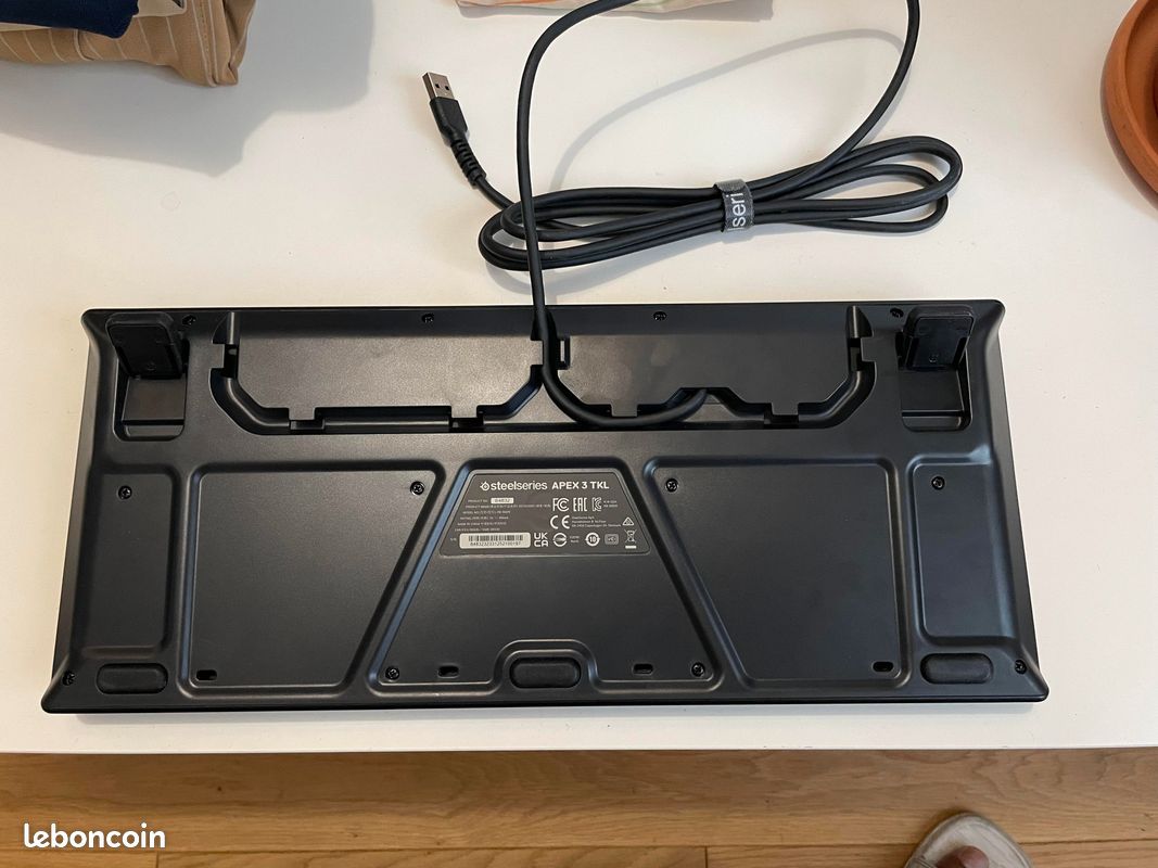 Clavier Steelseries APEX 3 TKL (image 4)