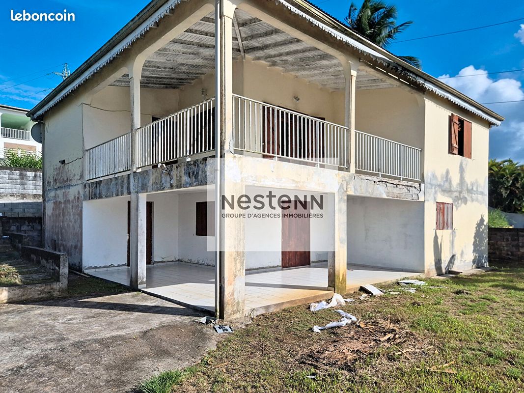 Maison 8 pièces 160 m² · à Lamentin · 160 m² · 246 000 €