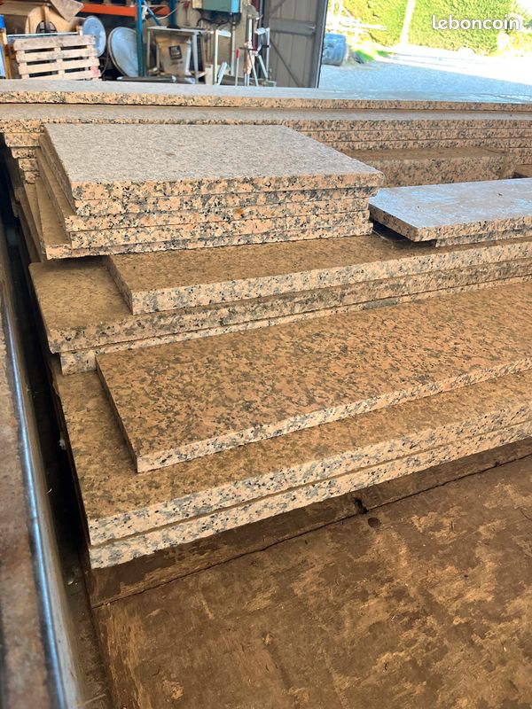 Escalier granit rose (image 1)